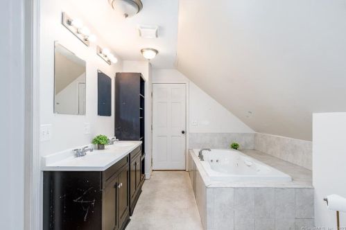 20 Mechanic St, Killingly CT 06239-1919 exterior