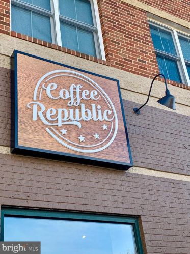 302 Ridgemont Ave, Rockville MD 20850-6061 exterior