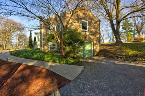 210 Johnston Rd, Pittsburgh PA  15241-2555 exterior