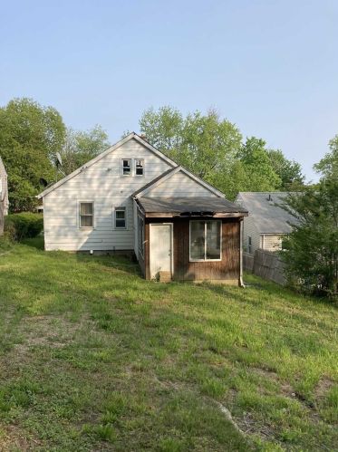 12 Du Bois Ave, Poughkeepsie NY  12601-2141 exterior