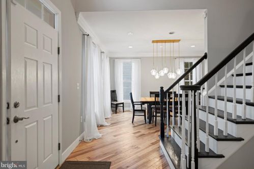 951 Rhonda Pl, Leesburg VA  20175-5632 exterior