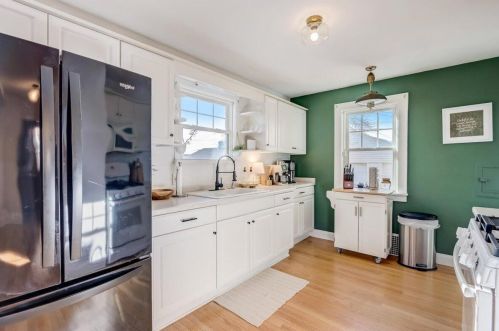 4237 Burrell St, Milwaukee WI  53207-5003 exterior