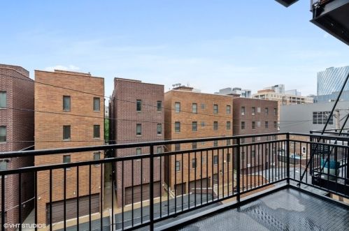 1040 Adams St, Chicago IL 60607-2912 exterior