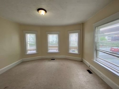 112 West St, Worcester MA 01609-2338 exterior