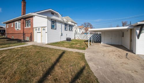 245 18 Ave, Broadview IL 60155-3932 exterior