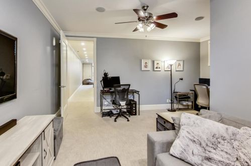 1542 Oakdale Ave, Chicago IL 60657-4024 exterior