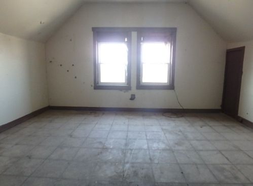 8305 Burley Ave, Chicago IL exterior