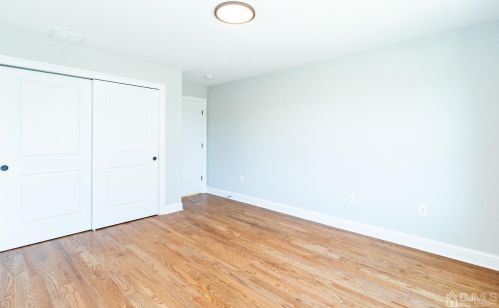 20 Linden Ave, Edison NJ 08817-3208 exterior