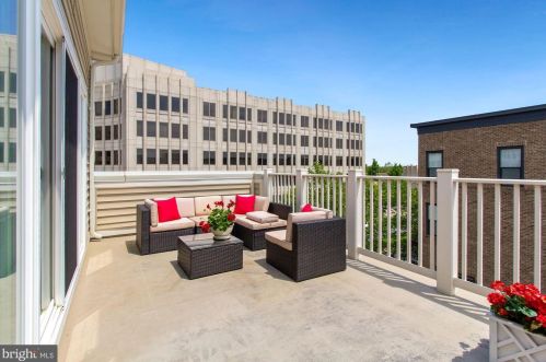 900 King Farm Blvd, Rockville MD  20850-6610 exterior