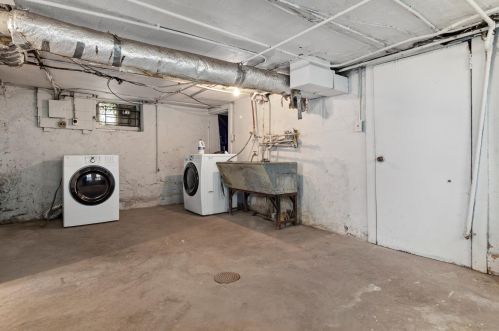 2407 8th St, Milwaukee WI  53215-3230 exterior