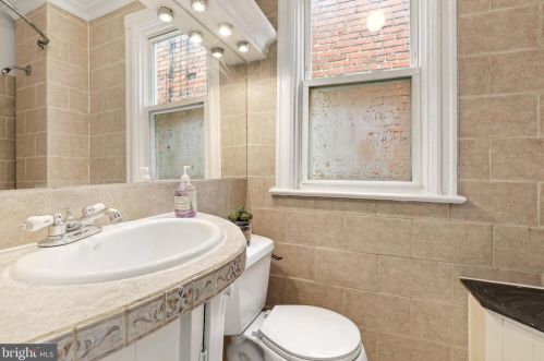 321 I St, Washington DC 20003-3470 exterior