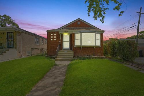 7743 Central Park Ave, Chicago, IL 60652-1853