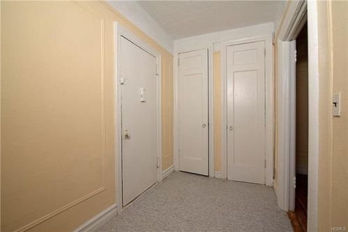 1372 Franklin Ave, Bronx, NY 10456-2402