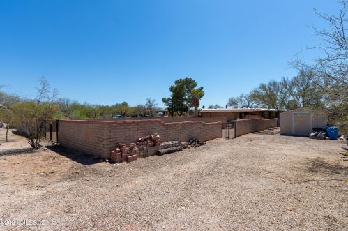 7437 Casablanca Dr, Tucson AZ 85704-1315 exterior