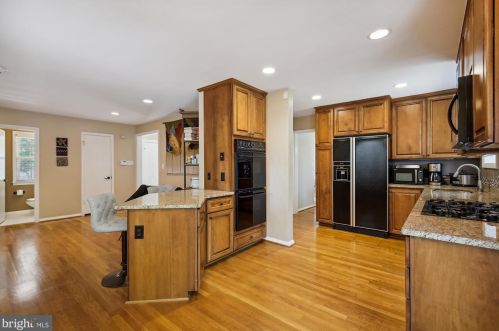 11706 Enid Dr, Rockville MD 20854-3454 exterior