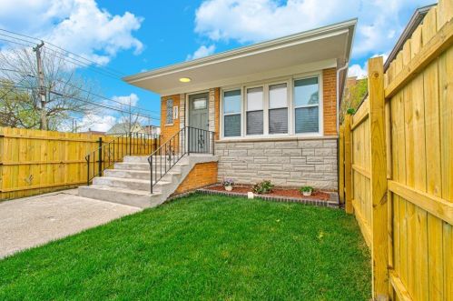 8042 Emerald Ave, Chicago, IL 60620-2517