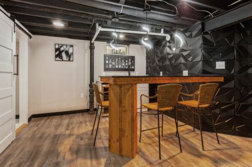 4894 62nd St, Milwaukee WI  53218-4113 exterior