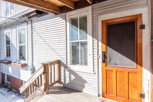 1725 Warren Ave, Milwaukee, WI 53202-1616