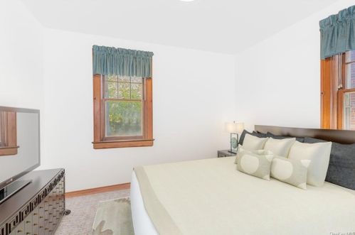 256 260th St, Bronx NY 10471-1822 exterior