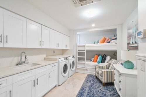 27 Hersey Dr, Boynton Beach FL 33435-7017 exterior