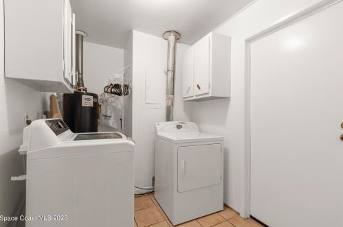 950 Courtenay Pkwy, Merritt Island FL 32952-5010 exterior