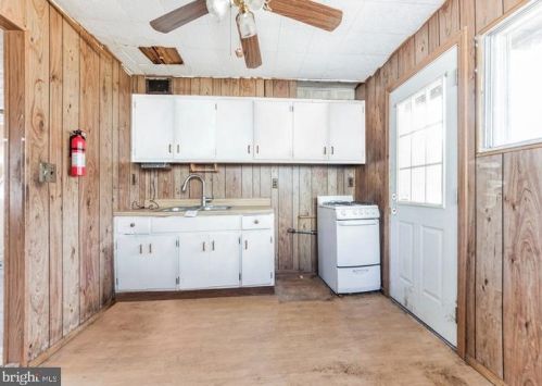 15 Dunmore Ave, Trenton NJ 08618-1937 exterior