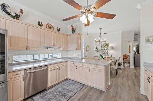 592 Cortina Ln, Fort Pierce FL 34986-1742 exterior