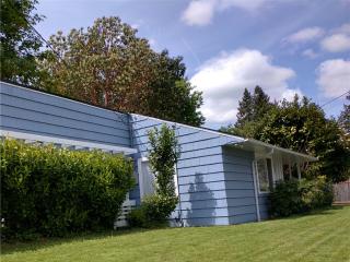 8801 20th Ave, Seattle, WA 98115-3225