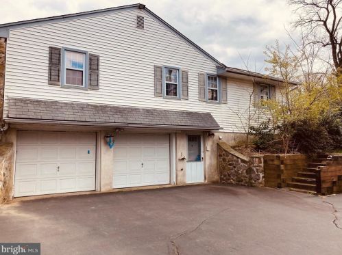 1172 Laurel Ln, Huntingdon Valley PA 19006-3216 exterior