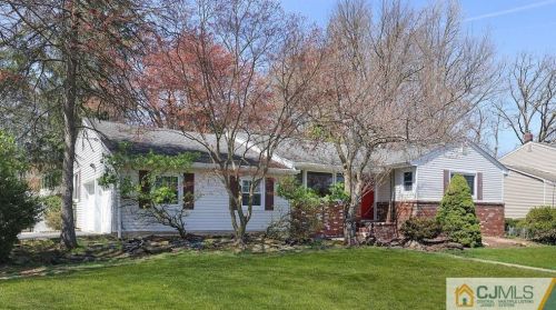 1 Paula St, Edison, NJ 08820-3710