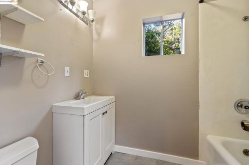 337 Colusa Ave, Berkeley CA 94707-1208 exterior