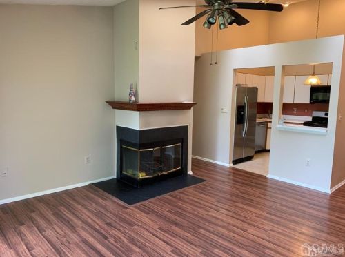 353 Wimbeldon Ct, New Brunswick NJ  08902-4230 exterior