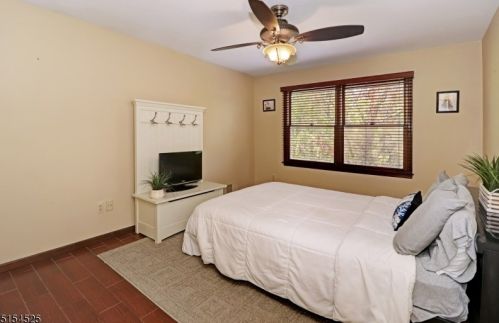 14 Marlin Dr, Whippany NJ exterior