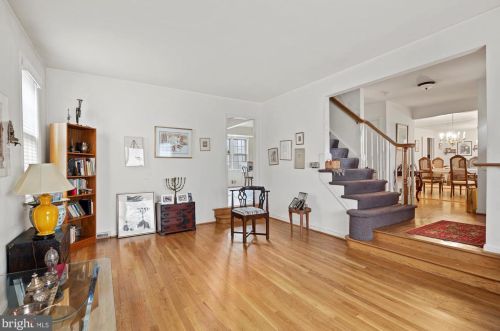 7907 Ivymount Ter, Rockville MD 20854-3753 exterior