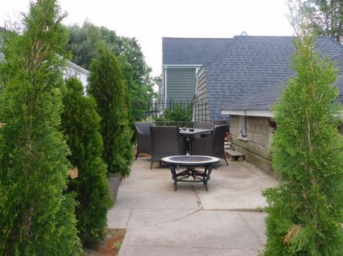 146 Woodbine St, Providence RI  02906-2544 exterior