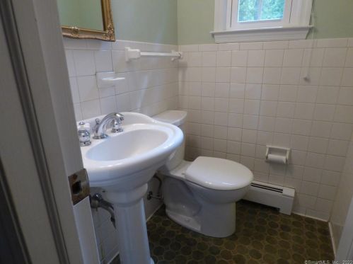 37 Grey Holw Rd, Norwalk CT 06850-1306 exterior