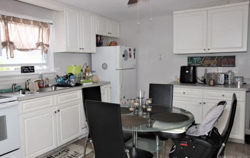 207 Smith St, Derby CT 06418-1244 exterior