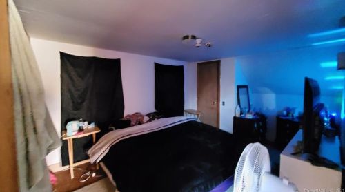 108 Mtn Rd, Seymour CT 06483-2027 exterior