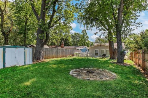 5509 Wonder Wood Dr, Bull Valley IL 60097-9001 exterior