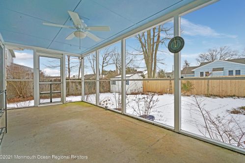 15 Glenwood Dr, Berkeley Township NJ 08721-1021 exterior