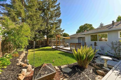 3231 Ida Dr, Concord CA  94519-2136 exterior
