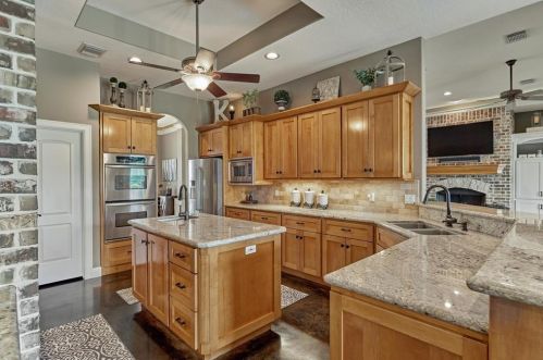 18933 Hbr Side Blvd, Montgomery TX 77356-3224 exterior