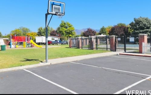 276 Hidden View Dr, Sandy UT  84070-5724 exterior