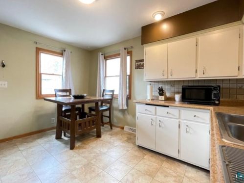 221 Faribault St, Duluth MN 55803-1730 exterior