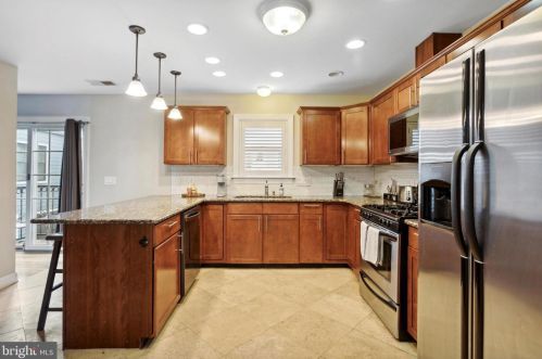 900 18th St, Philadelphia PA  19130-1503 exterior