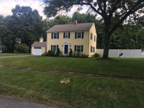 77 Burbank Rd, Springfield MA  01106-1525 exterior