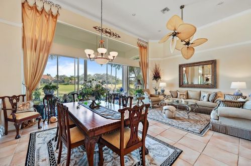 1052 Grand Isle Dr, Naples FL 34108-3325 exterior