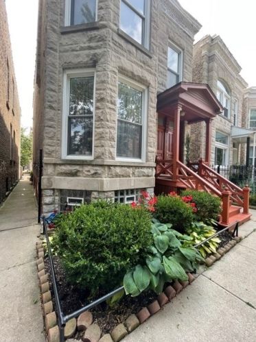 2513 Walton St, Chicago IL 60622-4510 exterior