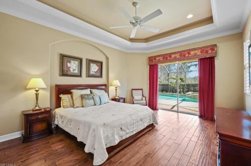 7476 Treeline Dr, Naples FL 34119-9727 exterior