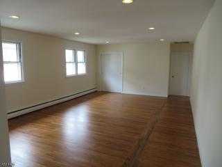 308 Victoria St, Raritan NJ  08869-1511 exterior